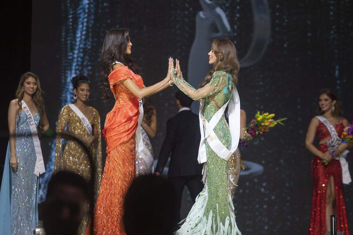 From left to right: Miss Universo Nicaragua 2025 winner Itza Castillo, representing Managua, and runner-up Glennys Medina, representing Rivas, hold hands at the James L. Knight Center, Hyatt Regency Miami, on Thursday, September 5, 2025.