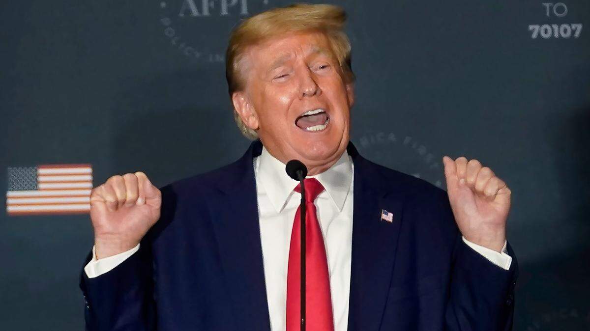 El expresidente Donald Trump habla en una cumbre del centro de pensamiento conservador America First Policy Institute, en el Marriott Marquis en Washington, el martes 26 de julio de 2022.