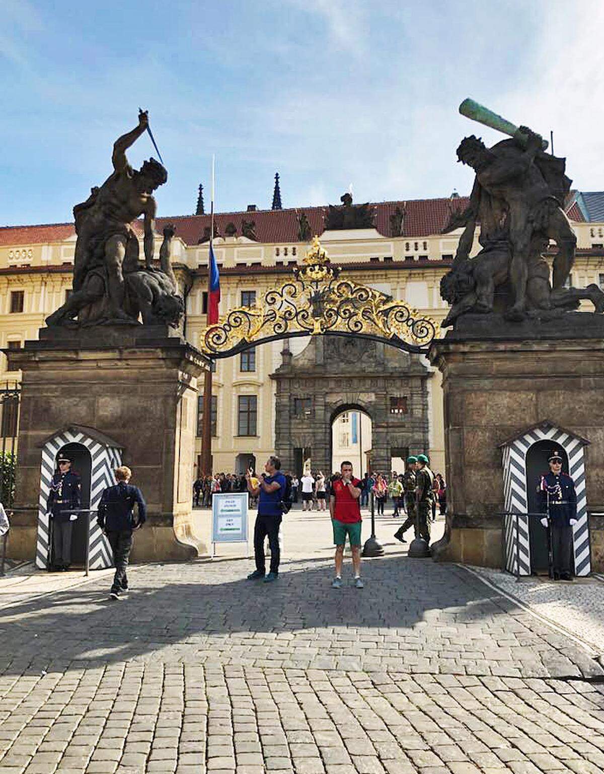 Entrada principal del Castillo de Praga.