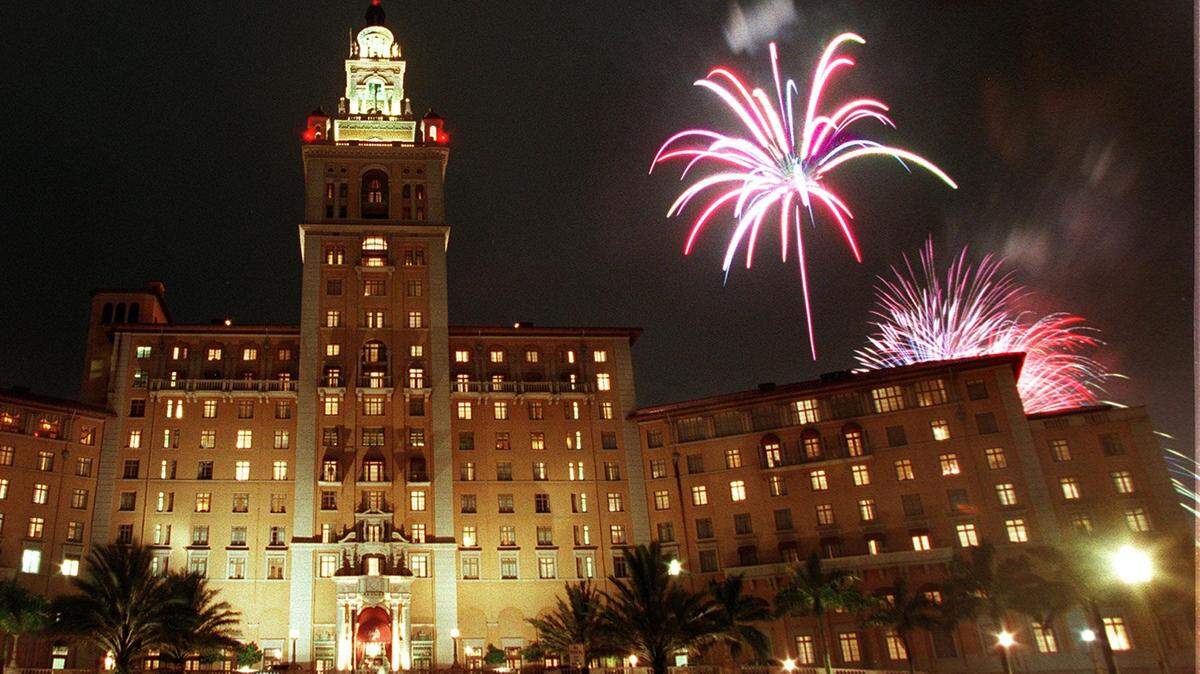 Fuegos artificiales del 4 de julio en el Biltmore Hotel, en Coral Gables.
