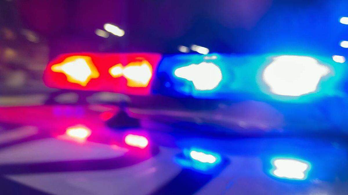 Una detención de tráfico en Miami Beach derivó en una persecución de la FHP en la I-95 y la carretera estatal 836, que concluyó con una maniobra PIT, la detención de dos hombres y la recuperación de un arma de fuego.