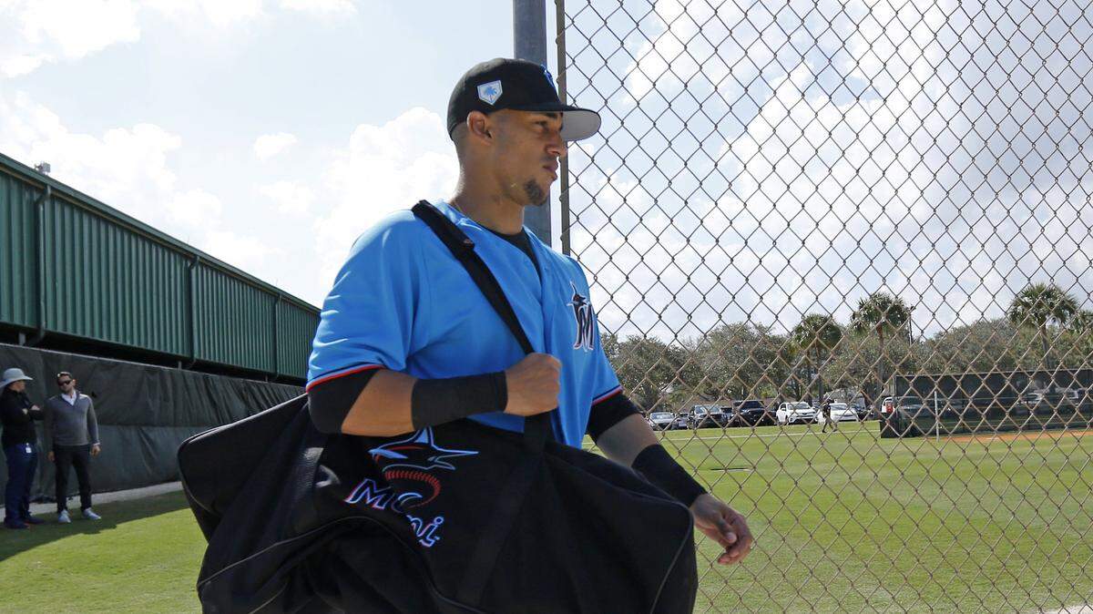 VICTOR VICTOR Mesa se dirige a un entrenamiento el 18 de febrero en Jupiter.