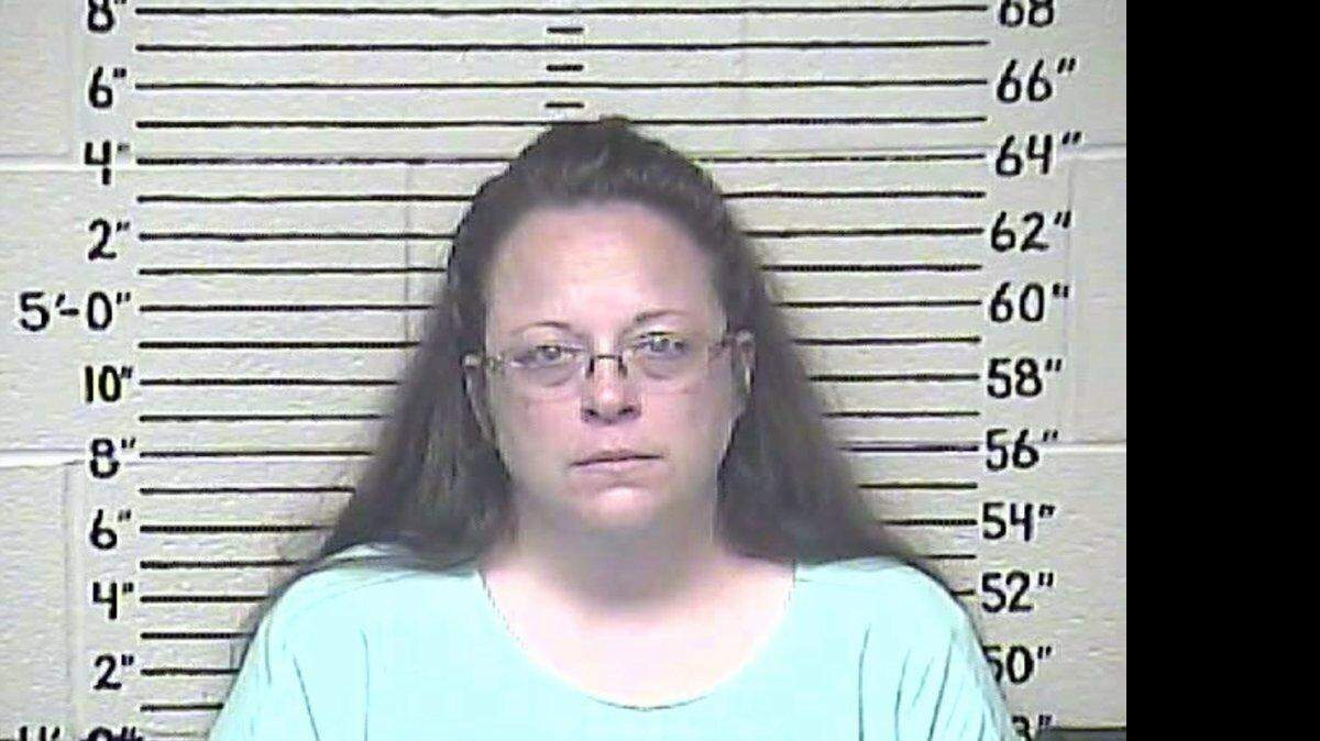 Kim Davis, la secretaria del Condado Rowan, en Kentucky,  cuando fue ingresada a prisión el 3 de septiembre de 2015 por oponerse a emitir licencias de matrimonio a parejas homosexuales. 