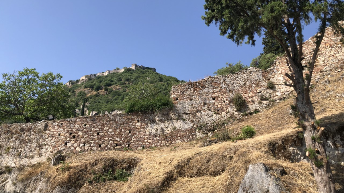 Vista de la impresionante fortaleza de Mystras.  