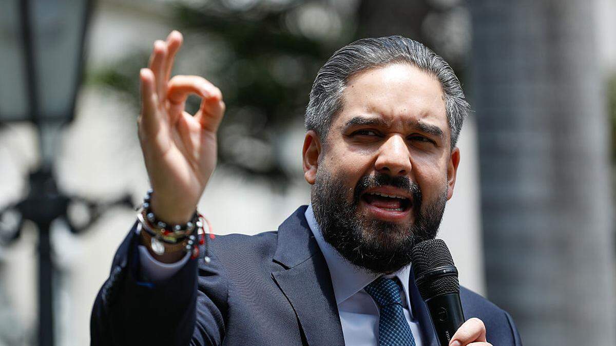Nicolás Maduro Guerra, el hijo único del depuesto presidente de Venezuela Nicolás Maduro, dijo en una entrevista con el semanario alemán Der Spiegel que el chavismo tiene que pedir perdón por los excesos y momentos difíciles que el país vivió bajo ese liderazgo.