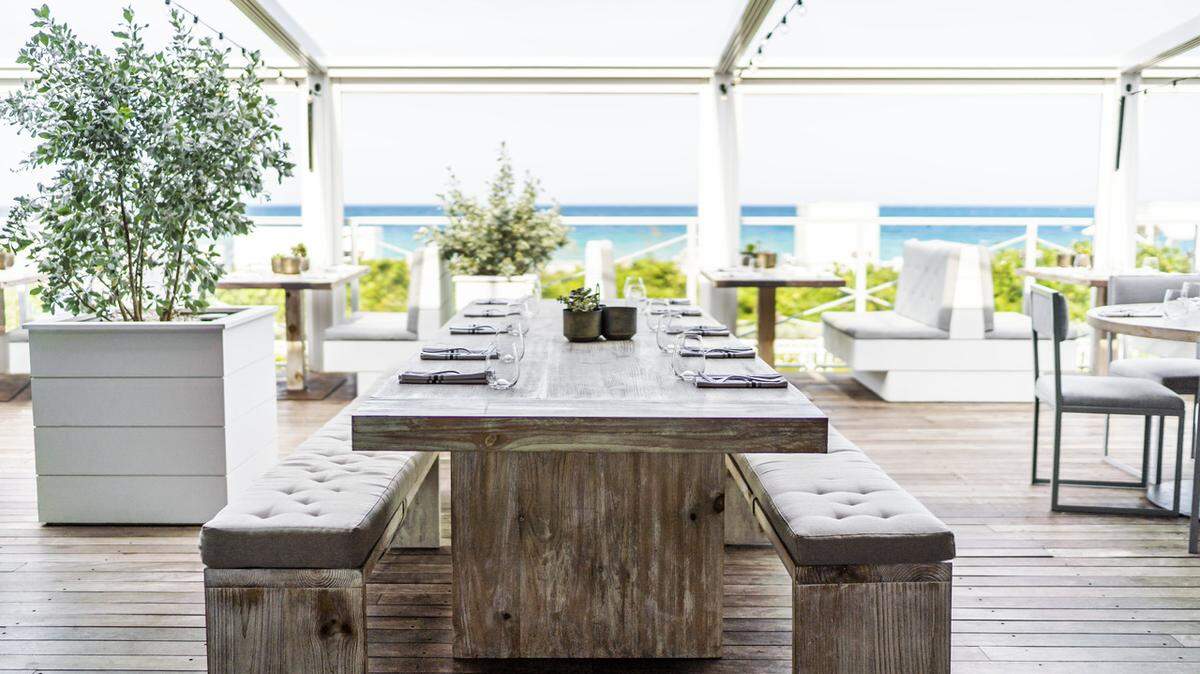 Malibu Farm, restaurante con una terraza espectacular con vistas al mar, ofrece un buffet libre el día de Acción de Gracias lleno de sabores frescos, orgánicos y locales.