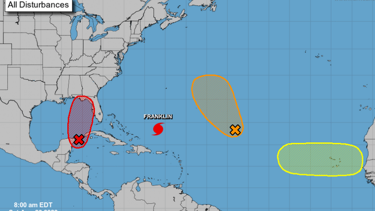 Un sistema tropical posiblemente se forme en la costa del golfo de la Florida. Franklin se convierte en huracán.