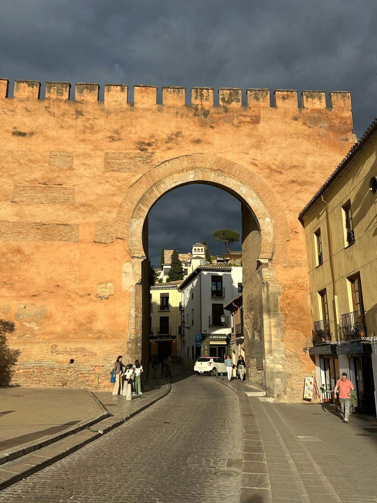 Puerta Elvira, entrada principal durante la época islámica.
