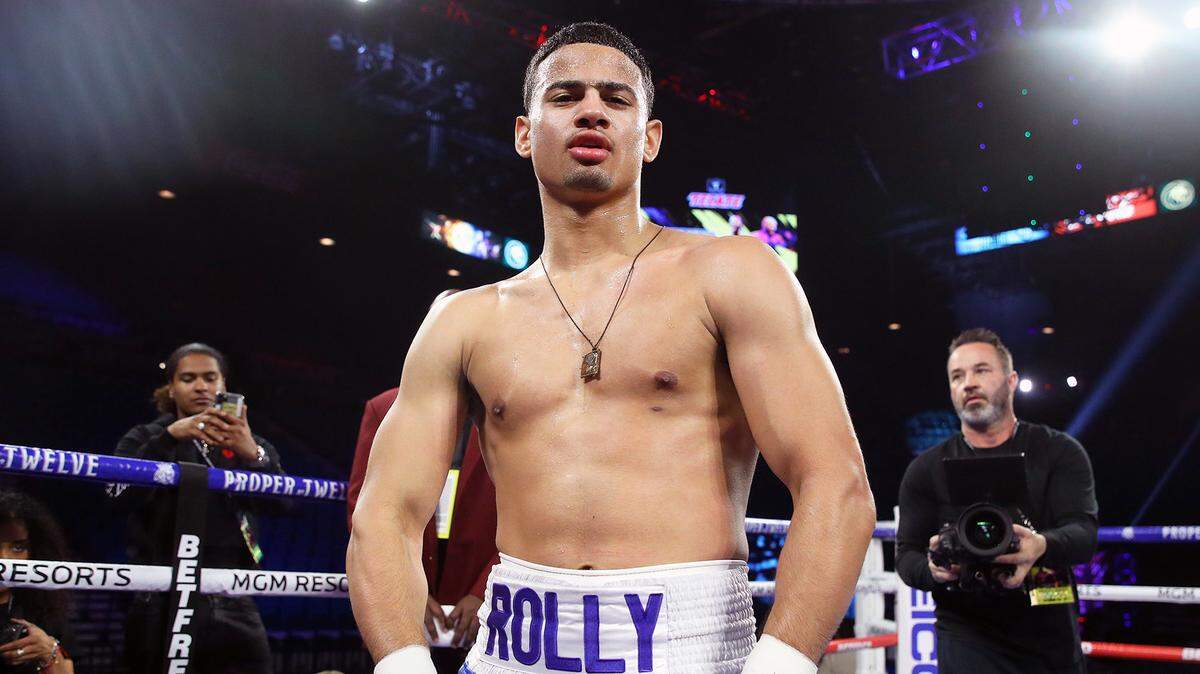 Rolando Romero muestra una versión mejorada en el ring con un triunfo por nocaut técnico