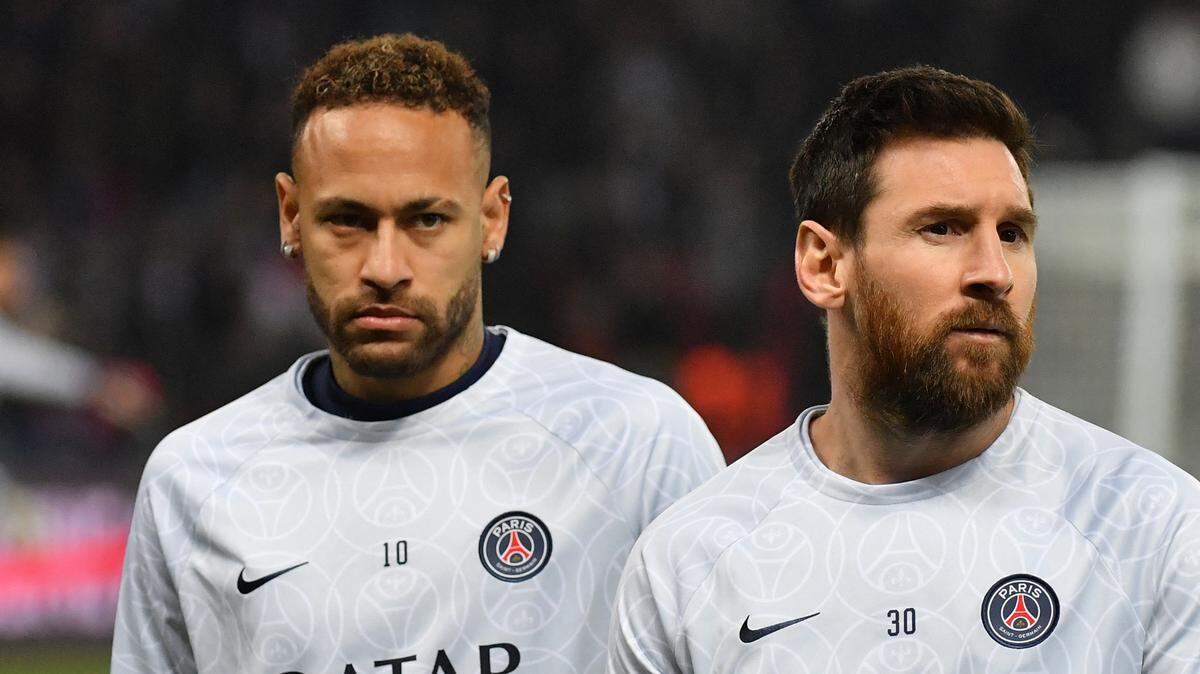 Gritos como “¡Neymar, vete a paseo!”, “Estamos hartos de mercenarios: ¡echad a Messi” y “sobre todo hay que echar a Al-Khelaifi” se escucharon durante la concentración de los hinchas del PSG el miércoles en París.