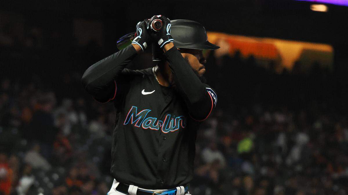 Bryan De La Cruz  promediaba .291 antes del partido de este domingo, el segundo lugar en el club solo detrás del venezolano Luiz Aráaez (.387). 