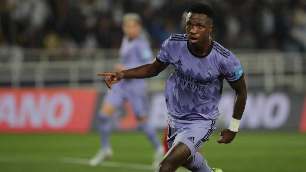 El delantero del Real Madrid Vinicius Junior celebra un gol ante el Al Ahly de Egipto, en la semifinal del Mundial de Clubes celebrada el 8 de febrero de 2023 en Rabat, Marruecos.