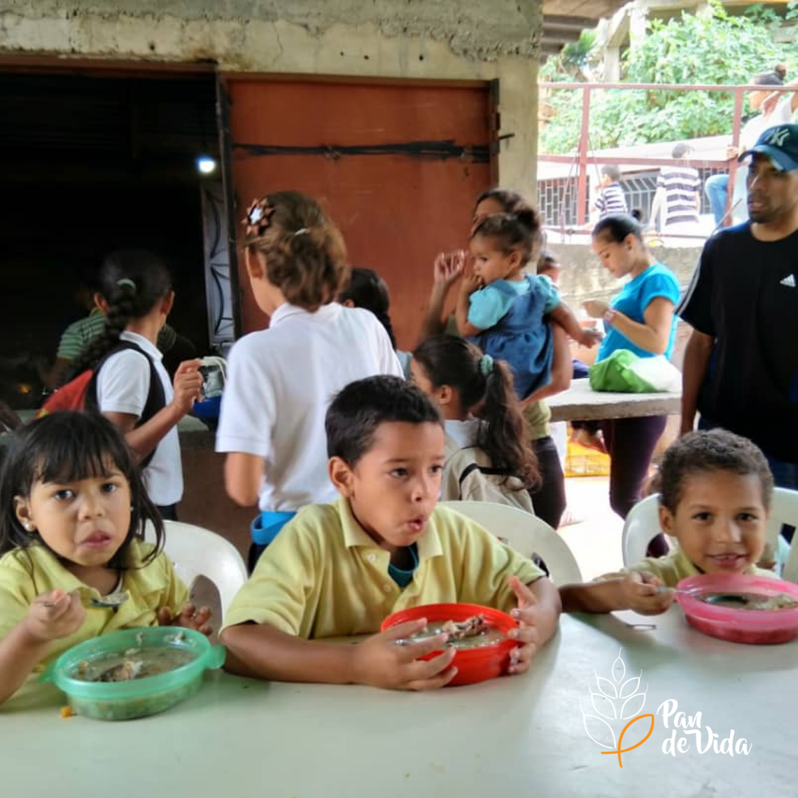 Actualmente la organización Pan de Vida ayuda a 1, 200 niños venezolanos en estado de desnutrición.
