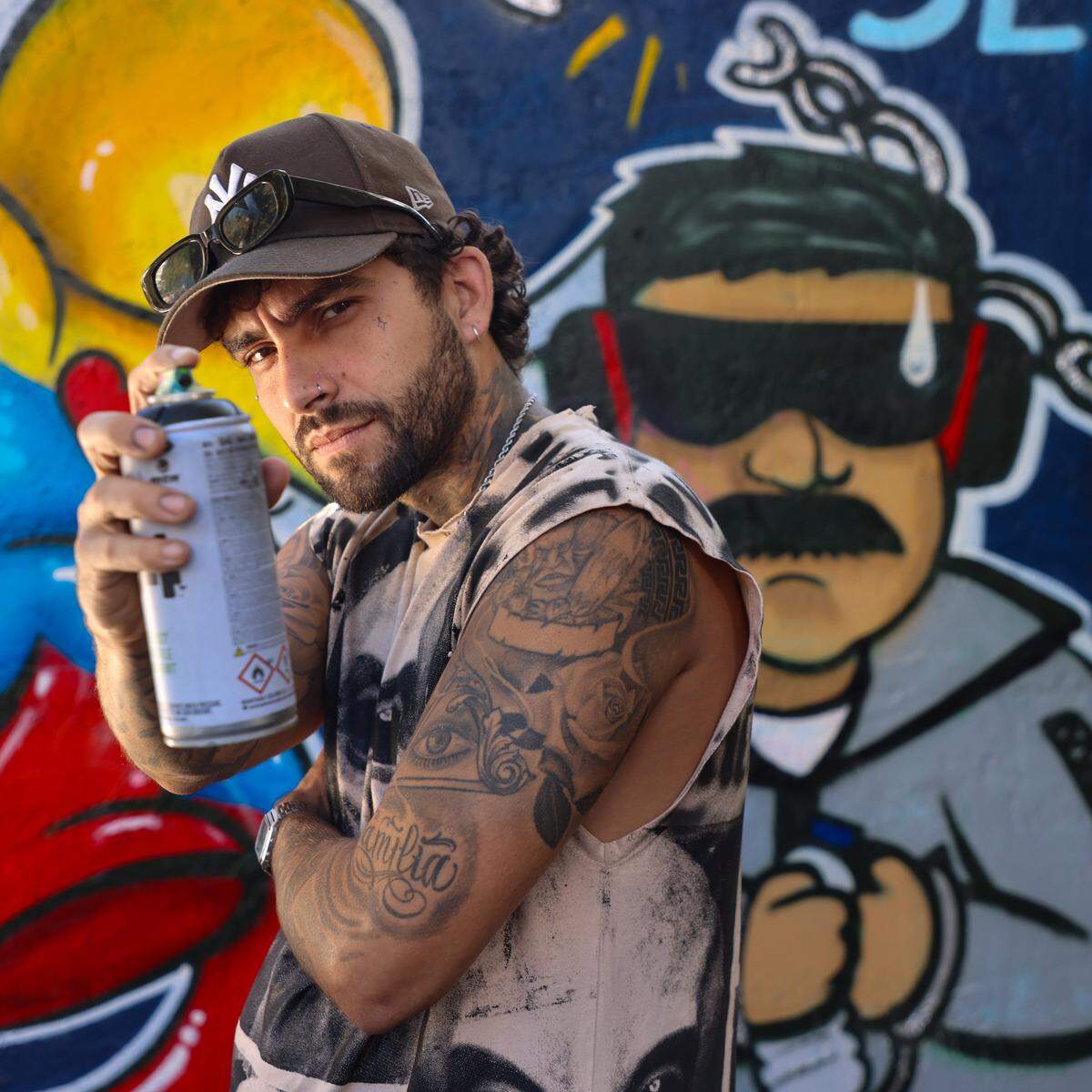 Pedro Martín decidió expresar la emoción que sentía cuando se enteró de la captura de Nicolás Maduro pintando un mural en el vecindario de Wynwood, en Miami. El pueblo venezolano y sus deseos de soltar las cadenas se manifiestan con un ángel, un símbolo recurrente en su obra.