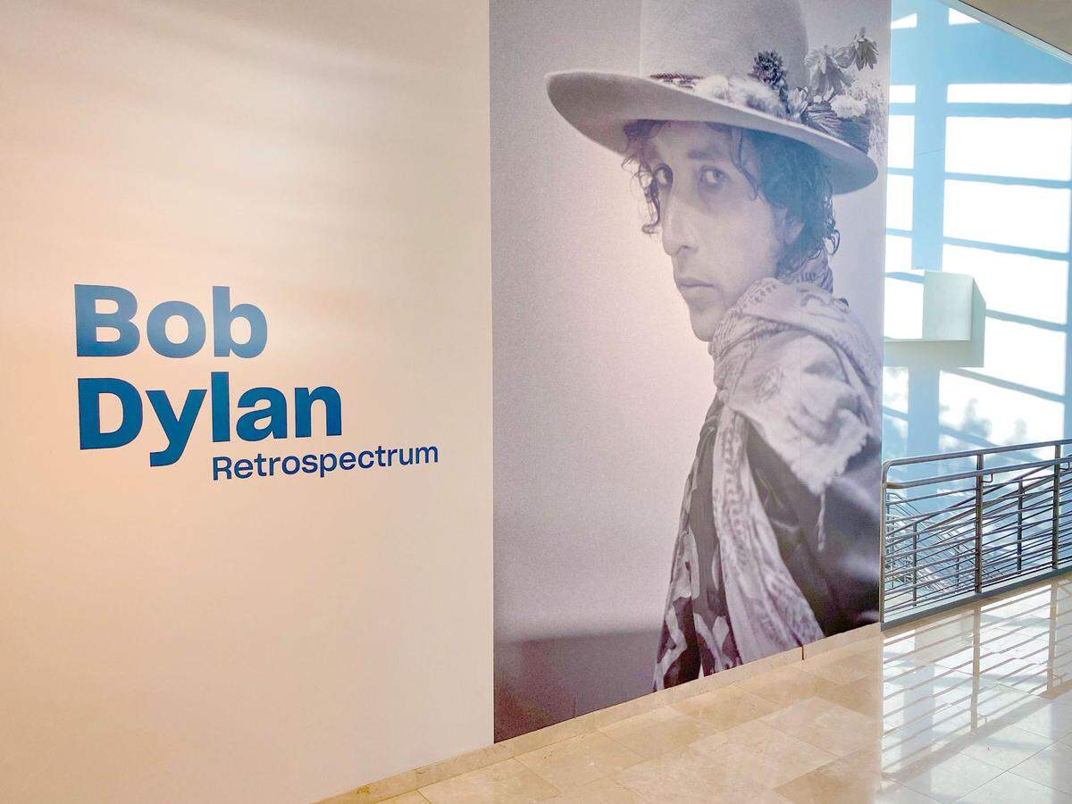 Exposición “Retrospectrum: Bob Dylan” del Frost Art Museum.