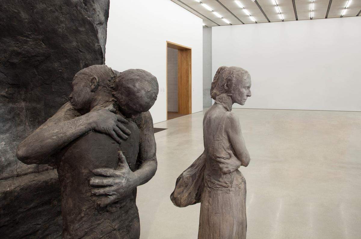 ‘George Segal: Abraham’s Farewell to Ishmael’, 1987, yeso pintado, 107 x 54 x 54 pulgadas. Colección Pérez Art Museum Miami, regalo de The George and Helen Segal Foundation, Inc.