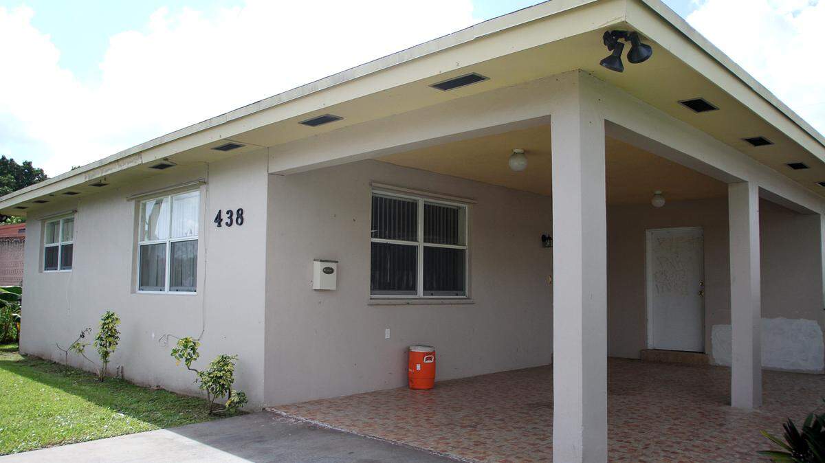 Historical precedent suggests that as housing values stagnate and then fall, the “last batch” of buyers often become resentful — so much so that they may lash out at their agents or other professionals involved in the process, according to Victor Insurance Managers. Above: A house bought under foreclosure by the City of Homestead in August 2010. The city planned to refurbish and sell the house as affordable housing.