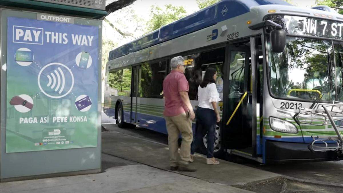 La Better Bus Network ha sido criticada por algunos usuarios debido a la imprevisibilidad del servicio y al elevado número de autobuses abarrotados, lo que obliga a muchos a esperar horas por el siguiente autobús.