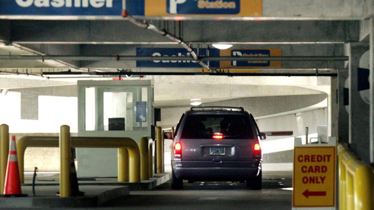 Broward detectives believe two jailed men were behind dozens of Jeep auto part thefts at South Florida airports.