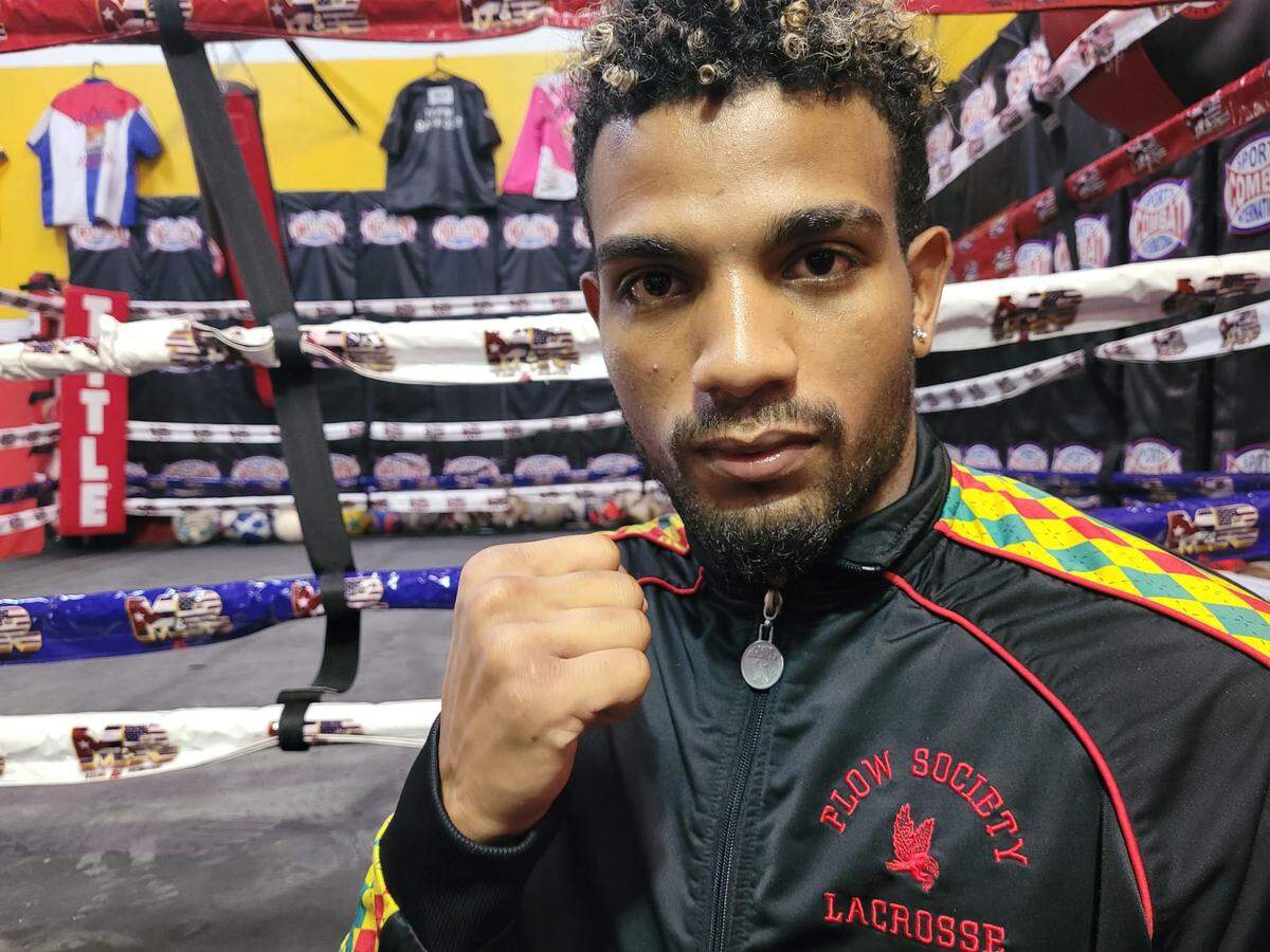 Idalberto Umara pelea este sábado con el pugilista argentino Guillermo Leonel Crocco.