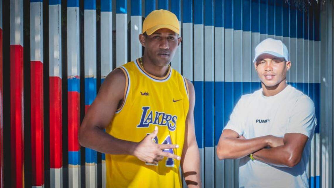 Cuando llegaron a la frontera con Estados Unidos, Kevin Brown y Herich Ruiz (izq.) se miraron uno al otro y dijeron que habían ganado una pelea más. Después de una travesía desde Ecuador, los dos boxeadores cubanos llegaron a su destino