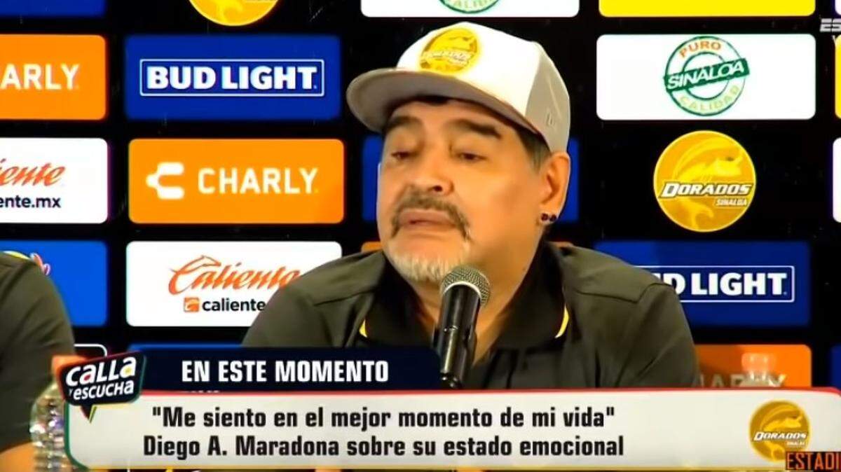 Maradona ofreció su primera rueda de prensa como director técnico de los Dorados de Sinaloa.