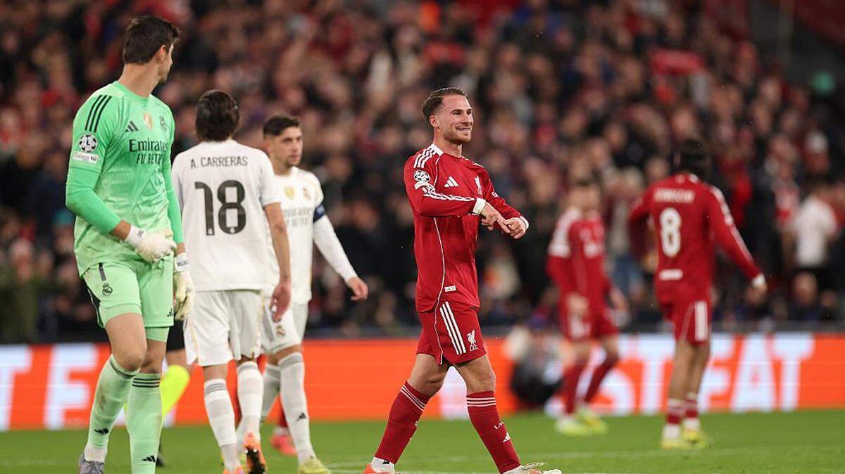 El argentino Alexis Mac Allister (centro) celebra tras anotar el gol del triunfo de Liverpool ante el Real Madrid, en la cuarta jornada de Liga de Campeones efectuada el 4 de noviembre de 2025 en Anfield, Inglaterra.