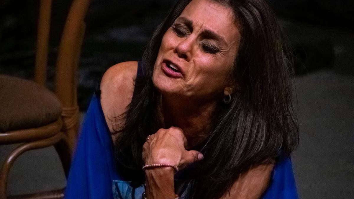 La actriz Marilyn Romero en el monólogo “Las penas que no me matan”, versión de “Las penas saben nadar”, de Abelardo Estorino, bajo la dirección de Marcos Casanova, los días 5, 6 y 7 de mayo en el Solo Theater Fest. 