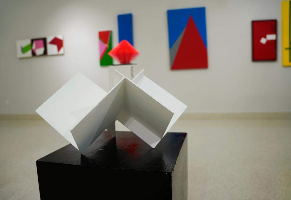 Obras en sala de Rafael Montilla.
