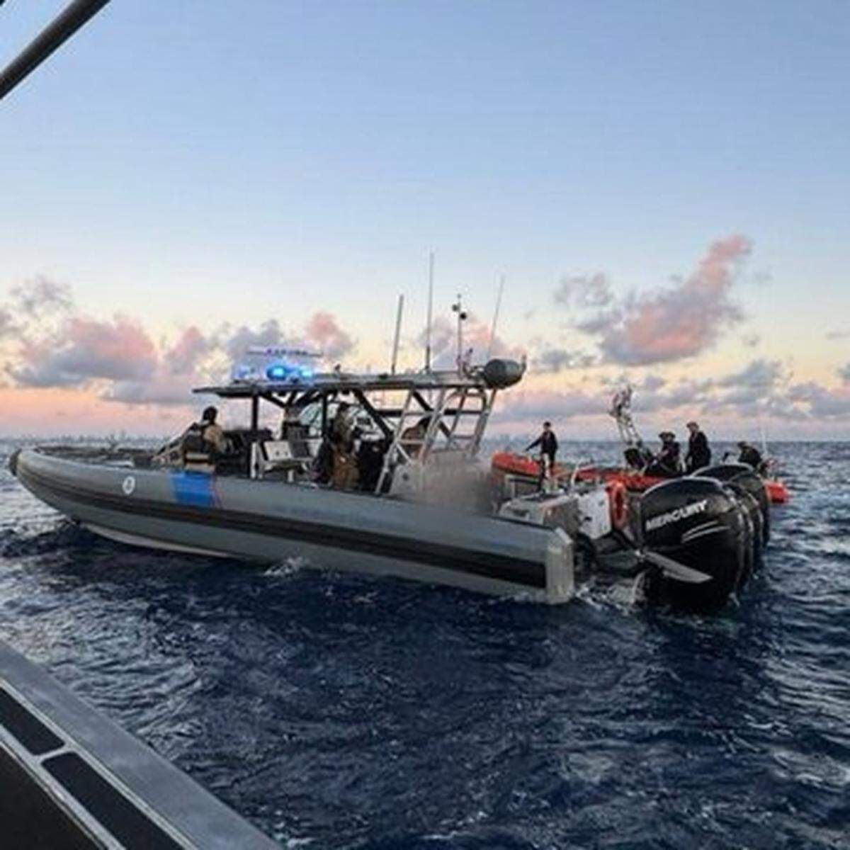 Guardacostas de EEUU detuvieron otro barco con 20 inmigrantes indocumentados el domingo 9 de febrero de 2025.