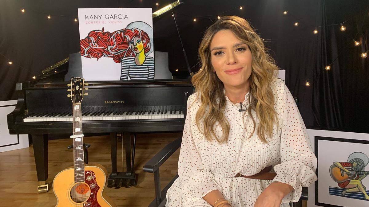 Con su voz, su guitarra y la colaboración de grandes de la música latina, García sacó su disco Contra el viento, un título que para ella representa su compromiso con “la autenticidad en mi música”.