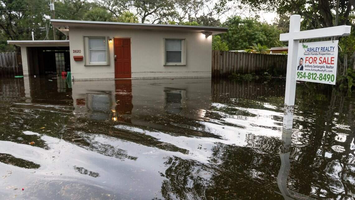 El cierre del gobierno podría frenar las ventas de viviendas en Florida. Se congela el nuevo seguro federal contra inundaciones.