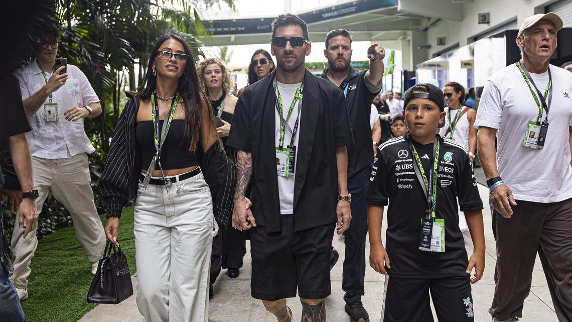 Messi dice presente en el Gran Premio de Fórmula 1 de Miami y le da aliento a un joven piloto argentino