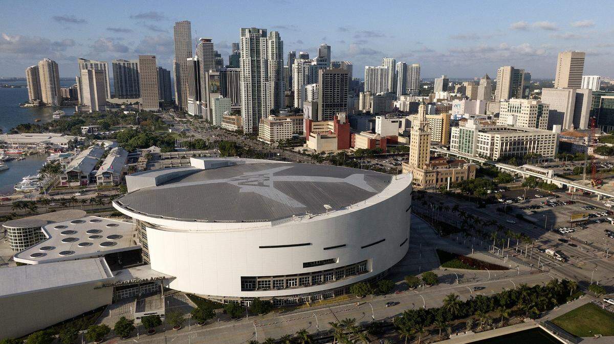 Real estate talks this week focus on condo associations, real estate investment and marketing strategies for Realtors. Above: North to Southeast view of the Miami skyline from May 2019.