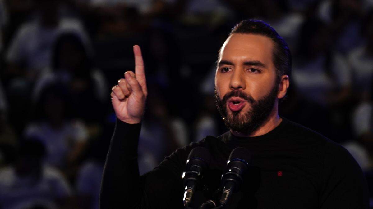 El presidente de El Salvador, Nayib Bukele, propuso a su homólogo de Venezuela, Nicolás Maduro, intercambiar a 252 venezolanos deportados desde Estados Unidos por la misma cantidad de presos políticos que mantiene el gobierno venezolano.