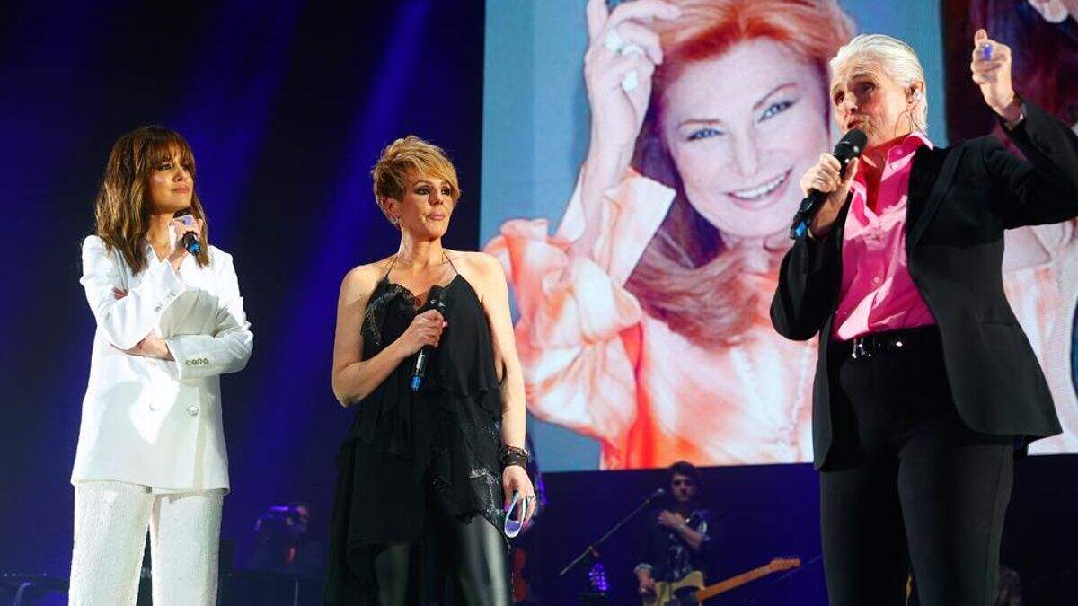 Isabel Jiménez, Rocío Carrasco y Mercedes Milá en el concierto ‘Mujeres cantan a Rocío Jurado’.