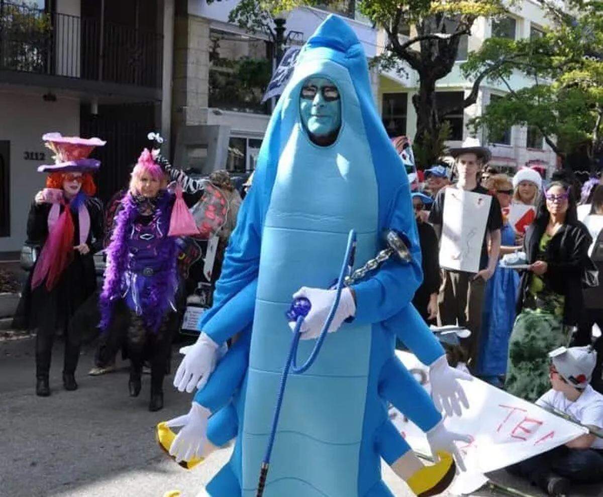El divertido King Mango Strut Parade regresa a Coconut Grove y gratis.