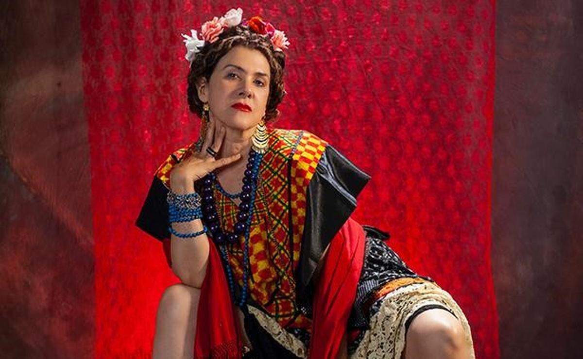 Rasalinda Rodríguez en una escena de ‘Frida mía’, inspirada en la artista plástica mexicana Frida Kahlo.