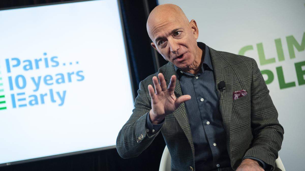 Jeff Bezos, fundador y director ejecutivo de Amazon, está considerado uno de los hombres más adinerados del planeta.