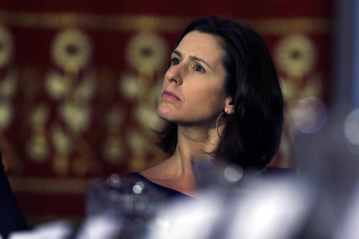 Allison Gollust, directora de comunicaciones del gobernador de Nueva York, Andrew Cuomo, se muestra en esta foto, el 3 de enero de 2013, en Albany, Nueva York.  (Foto AP/Mike Groll, archivo)