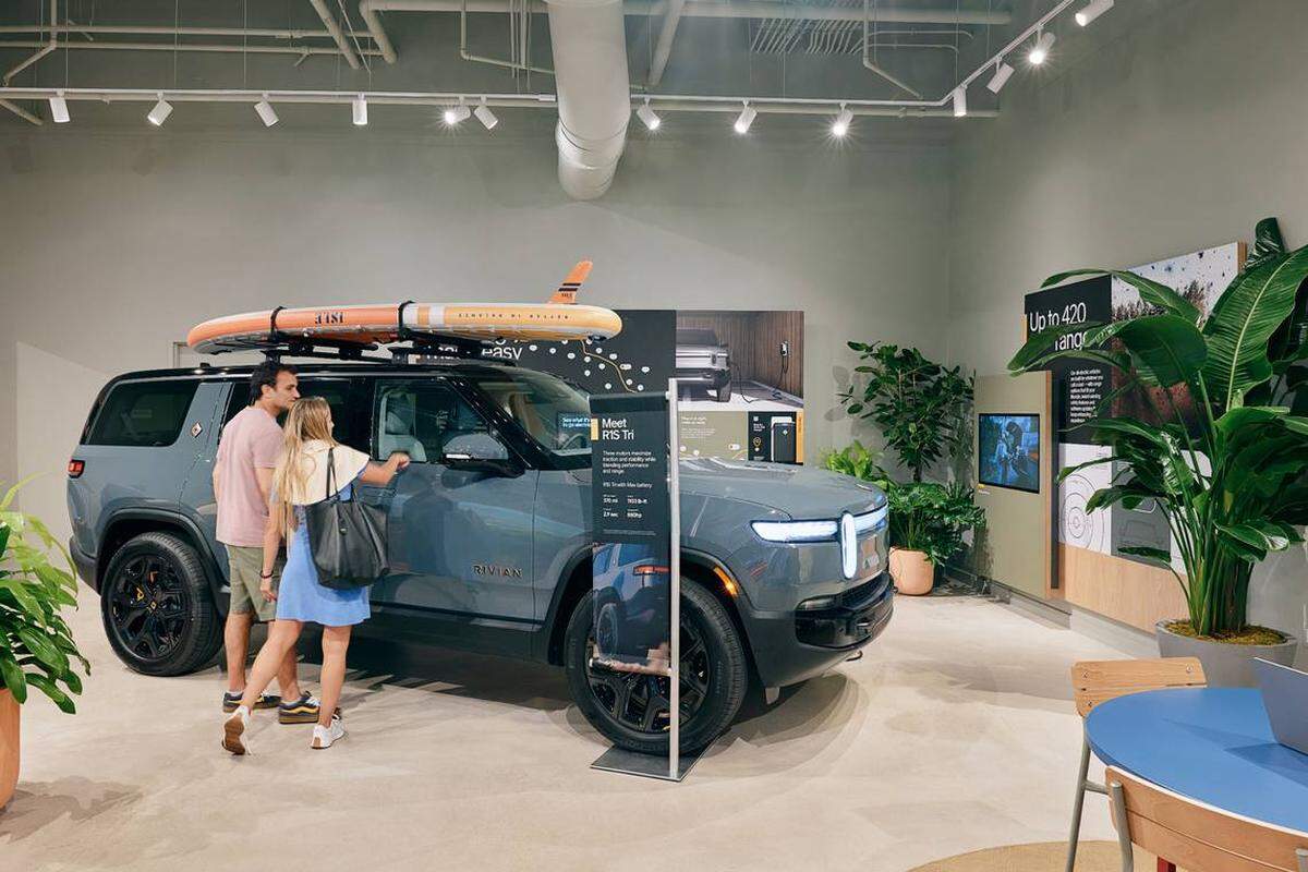 Rivian, el fabricante de automóviles totalmente eléctricos con sede en California, abrirá un espacio de 4,000 pies cuadrados en el Mary Brickell Village en Miami, a finales del verano de 2025.