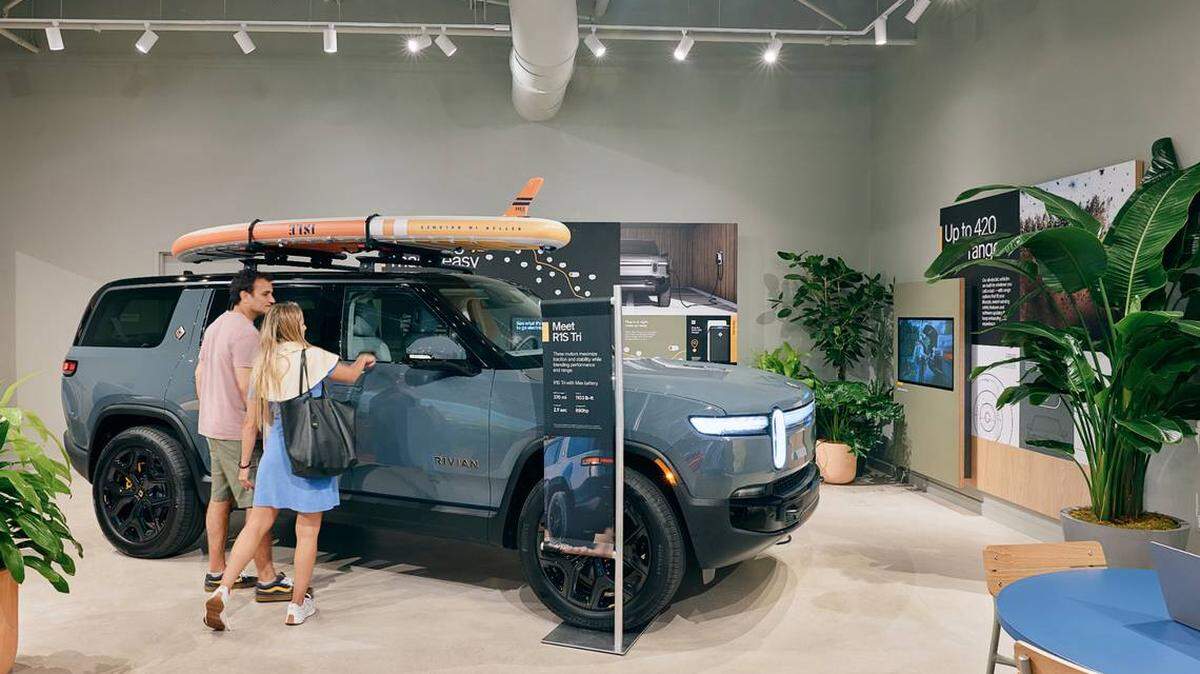 Rivian, el fabricante de automóviles totalmente eléctricos con sede en California, abrirá un espacio de 4,000 pies cuadrados en el Mary Brickell Village en Miami, a finales del verano de 2025. 