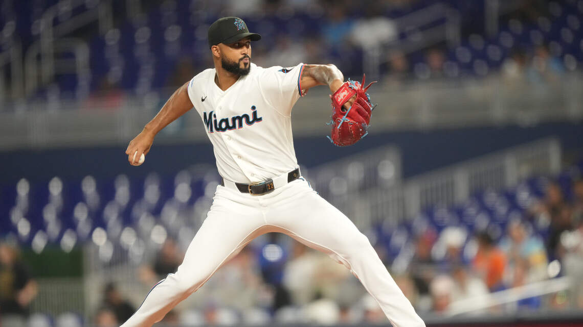 Alcántara recibe castigo de los Mets y los Marlins se alejan en la lucha por un puesto en los playoffs