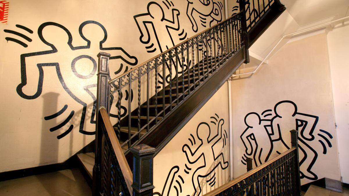 El mural de Keith Haring en Grace House antes de ser retirado en el 2007. El mural, de entre 1983-84, será subastado en noviembre del 2019.