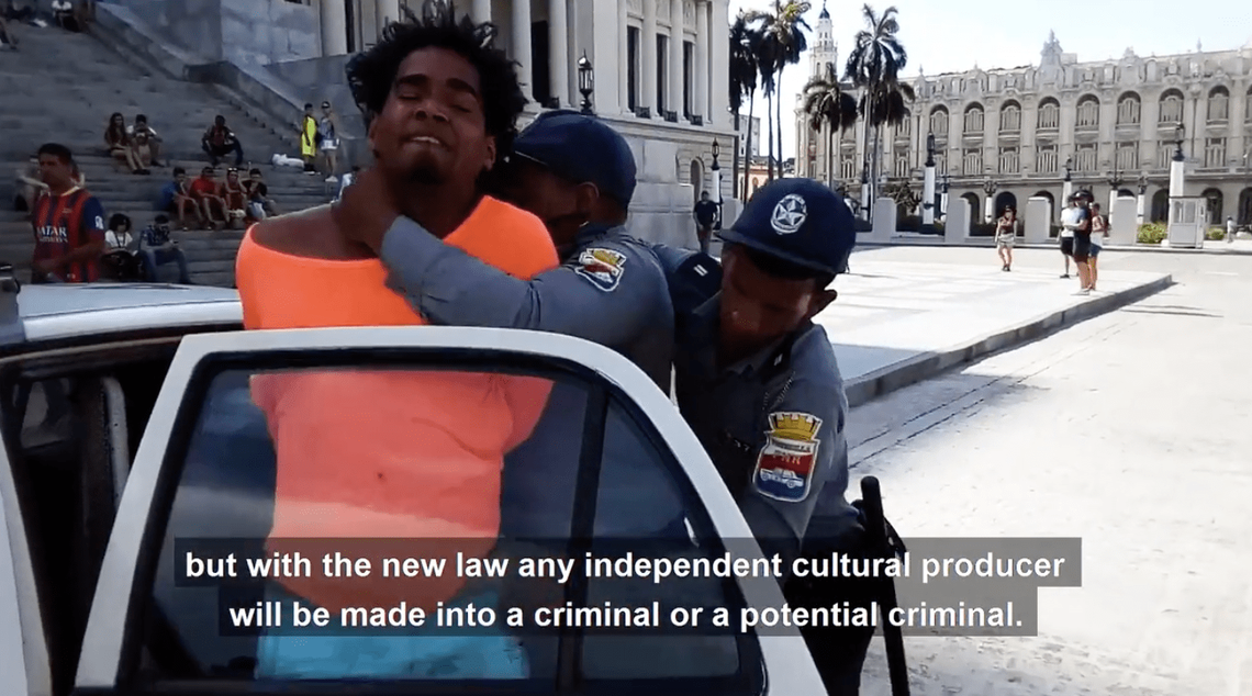 El artista independiente Luis Manuel Otero Alcántara fue arrestado el 21 de julio antes de realizar un performance frente al Capitolio de La Habana en protesta por el decreto 349.