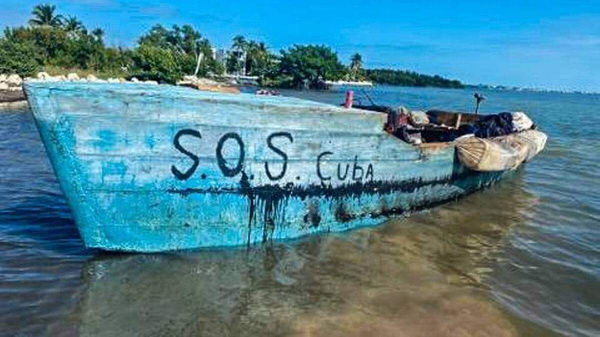 El 4 de enero de 2022, llegaron migrantes a Sombrero Beach, en la ciudad de Marathon en una rústica embarcación que tenía escritas las palabras “S.O.S. Cuba” en el casco.