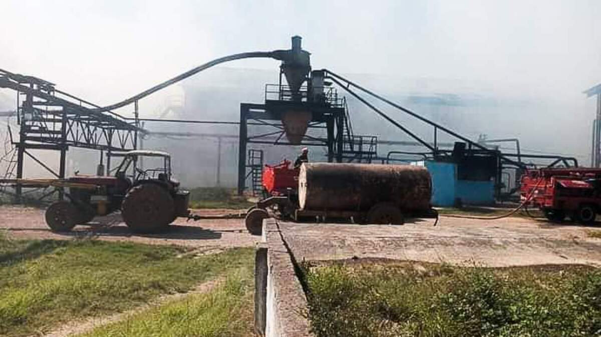 Imagen tomada de Twitter, del incendio en la central azucarera Mario Muñoz en Matanzas, Cuba.