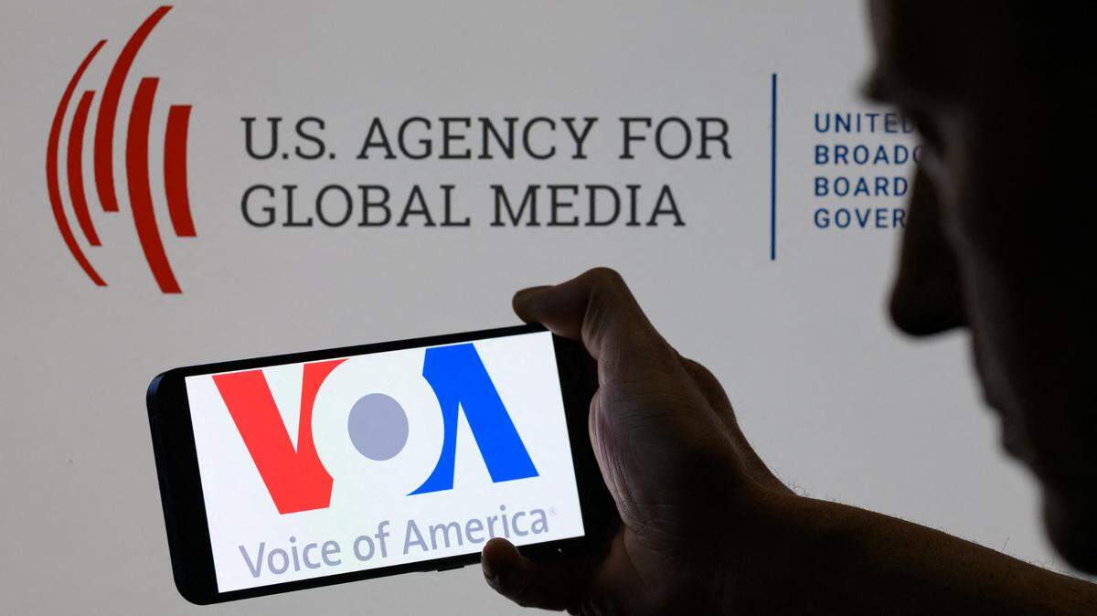 Voice of America y Radio Martí son históricos medios de comunicación exterior creados como instrumentos de información y propaganda durante la Segunda Guerra Mundial y la Guerra Fría.