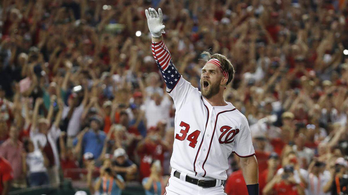 Bryce Harper y los Filis de Filadelfia acordaron un contrato por 13 años y $330 millones, el mayor acuerdo en la historia del béisbol.