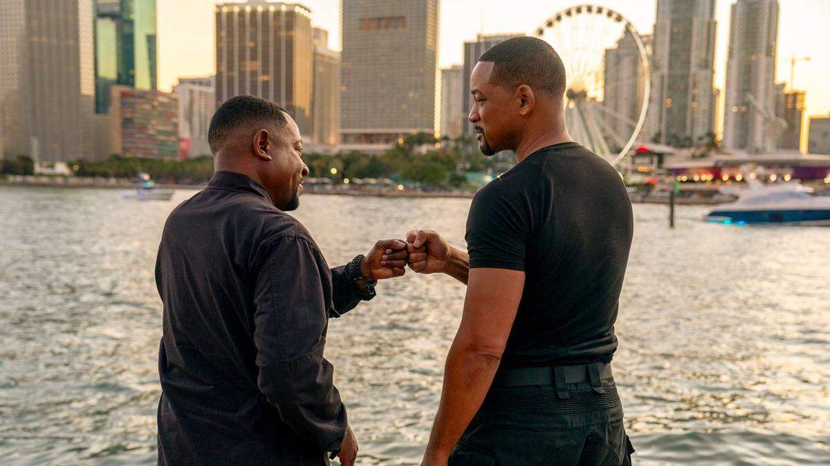 El perfil del downtown de Miami sirve de fondo a Will Smith y Martin Lawrence, que eligieron a Miami una vez más como escenario de “Bad Boys: Ride or Die”, lo que representa un impulso para atraer nuevas producciones a la Ciudad del Col.